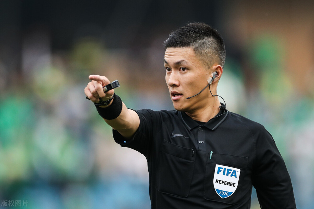 乐鱼体育入口- 昂热老将瓦尔加斯退役，告别战替补登场泪洒赛场  